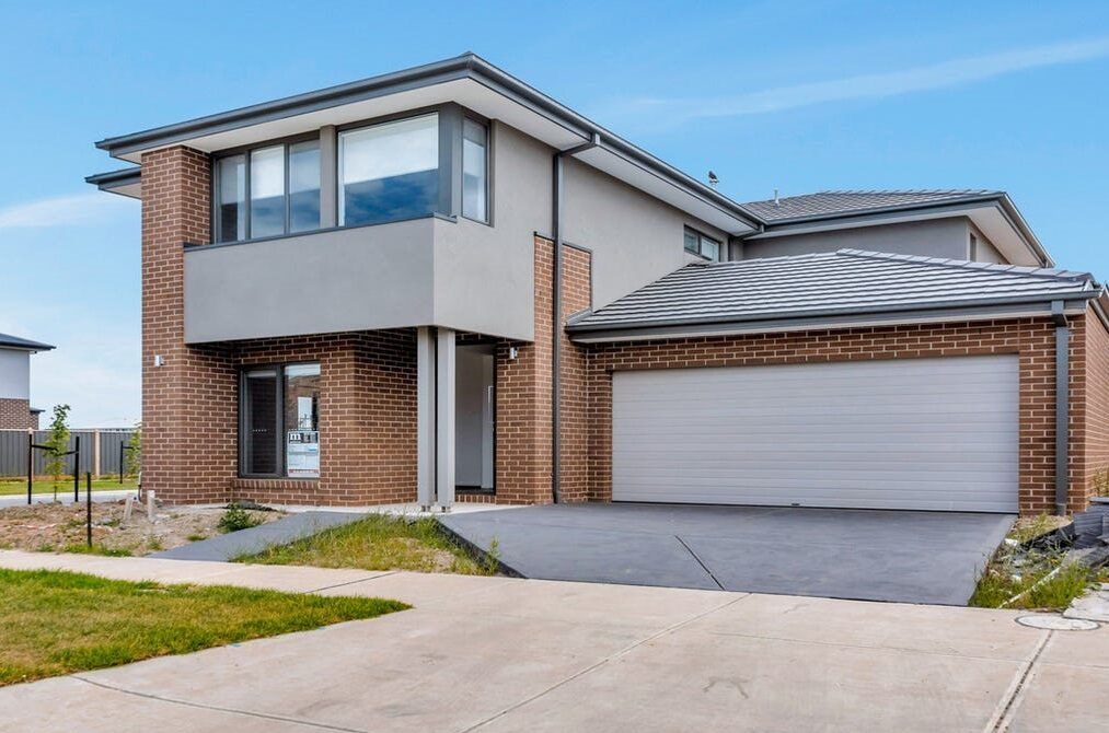 Berwick two-storey new home build by Apollo Builders — Melbourne South-East